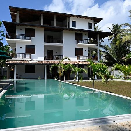 Beach Inns Holiday Resort - Celeste มาตารา ภายนอก รูปภาพ