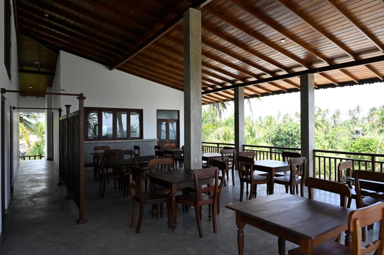 Beach Inns Holiday Resort - Celeste มาตารา ภายนอก รูปภาพ